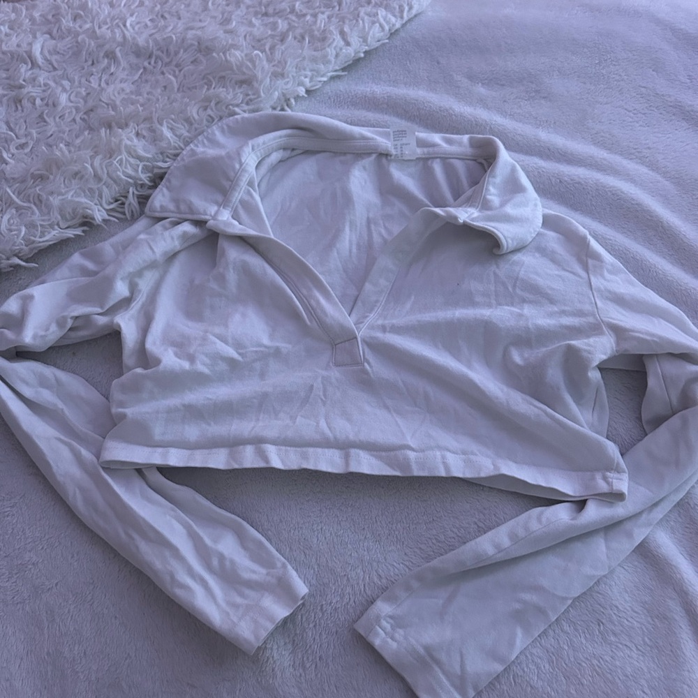 Cropped White Longsleeve - Picture 3 of 3